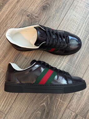 Black Gucci Women’s Sneaker with Green & Red Stripe